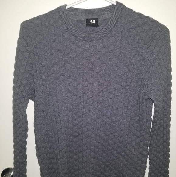 H&M Sweater - Picture 1 of 2